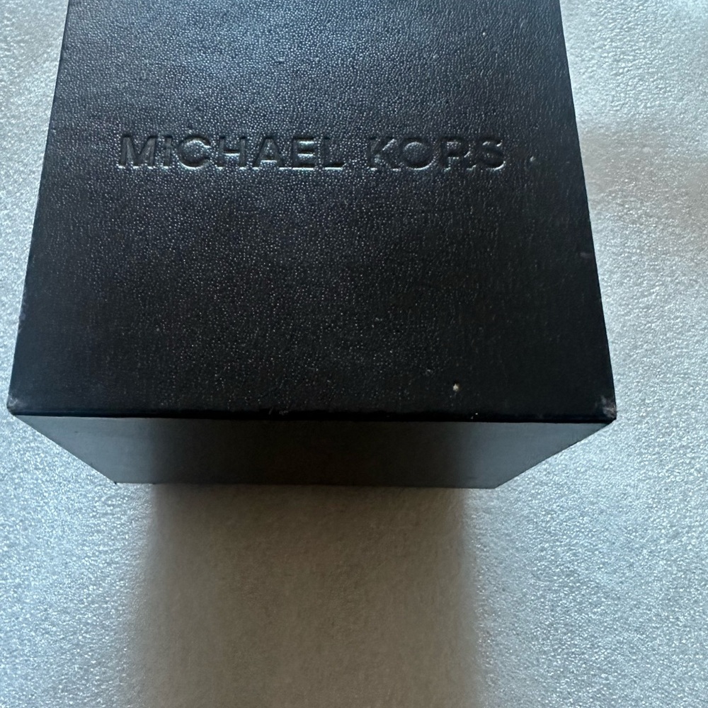 Michael Kors Gold and Navy Blue Watch FLASHSALE - Picture 6 of 6